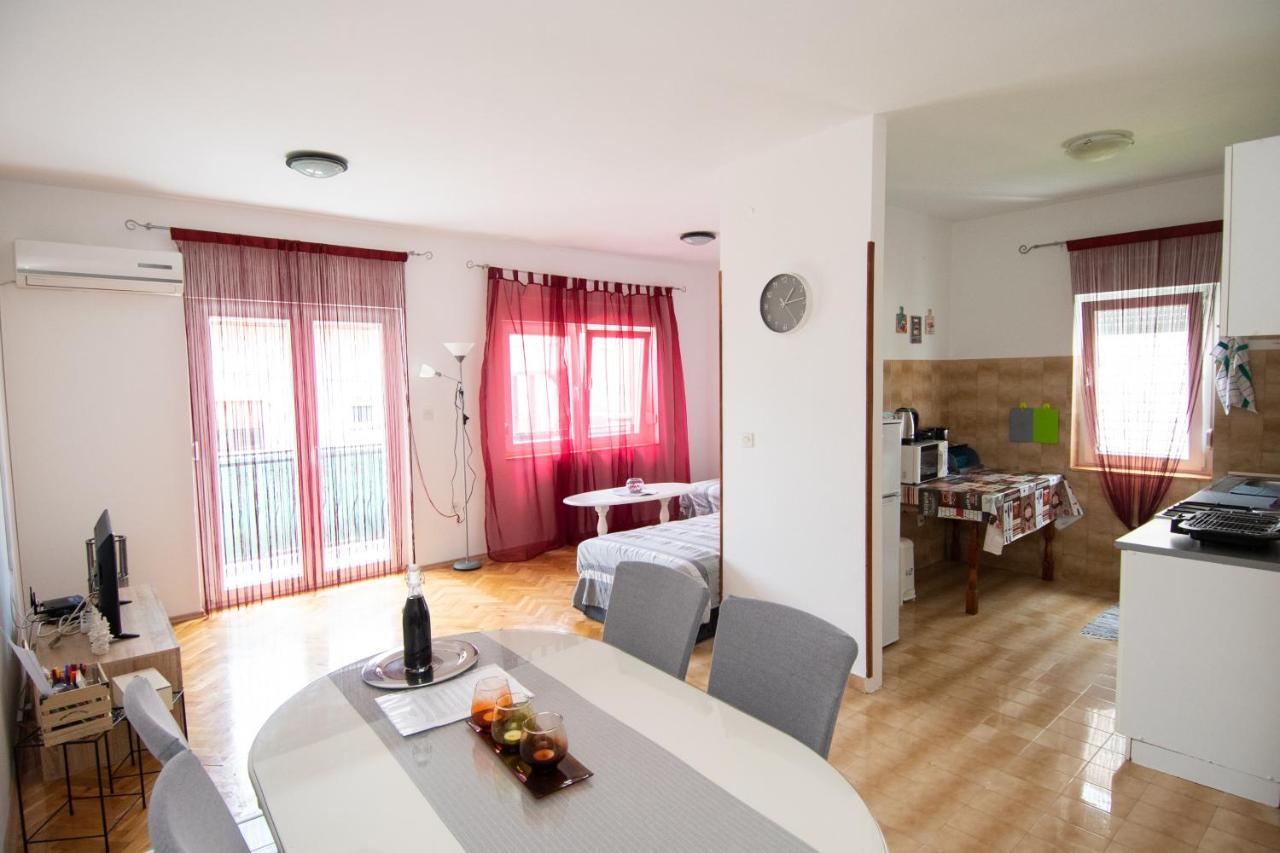 Apartmani Ivana Kastela Bagian luar foto